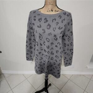 CHICO'S super‎ soft tunic length grey cheetah print sweater size 1 medium